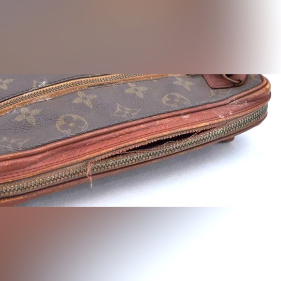 Authentic LV Monogram Wristlet - Picture 5 of 8